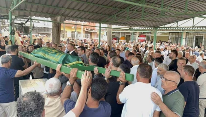 Asansör kazasında hayatını kaybeden genç anne toprağa verildi