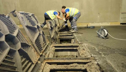 ASATtan altgeçitlerde gece mesaisi: Yağmursuyu hatları temizleniyor