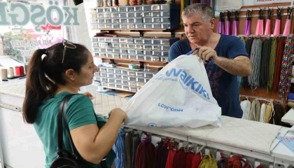 Askıda ayakkabı ve çanta yüzleri güldürdü