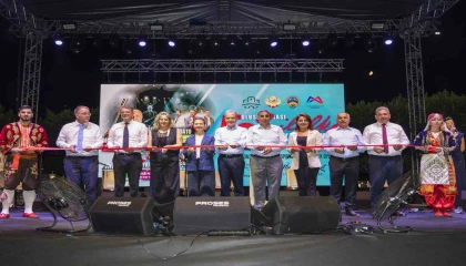 Başkan Seçer, Silifke Müzik ve Folklor Festivaline katıldı