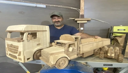 Burdurda hobi olarak başladığı ahşap ustalığına belediyenin atölyesinde devam ediyor