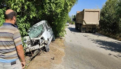 Burdurda otomobil ile kamyon çarpıştı: 1 ölü
