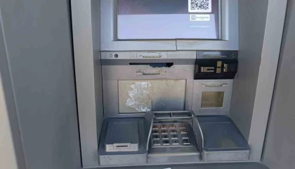 Çalıntı 60 kartla ATMyi boşaltacaktı, başaramayınca cihaza zarar verdi
