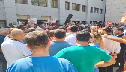 Çukurova Üniversitesi Balcalı Hastanesinde çalışanlar eylem başlattı
