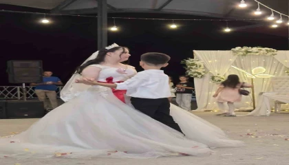 Down sendromlu Gülsümün beyaz gelinlik hayali gerçek oldu