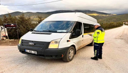 Eğirdirde kurallara uymayan 2 işçi servisine cezai işlem uygulandı