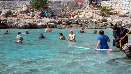 Emekli Evi üyeleri Yapraklı Koyda denizin keyfini çıkardı