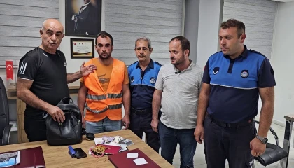 Ev almak için biriktirdiği altın ve parayı parkta unuttu