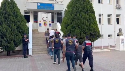 FETÖ tehdidiyle 1 milyon 293 bin lira dolandıran 5 sahte polis yakalandı