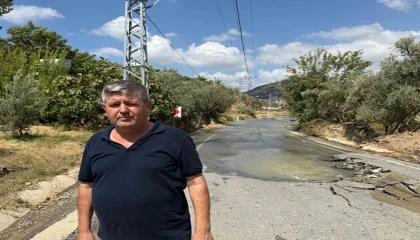 Gazipaşada DSİye ait su borusu patladı, yol kullanılamaz hale geldi