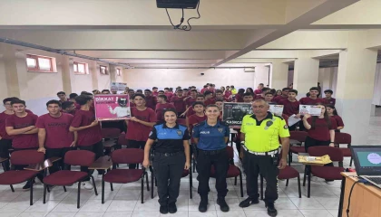 Gazipaşada öğrencilere motosiklet ve ekipmanlarının kullanımı hakkında bilgiler verildi