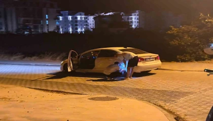 Gazipaşada otomobille motosikletin çarpıştığı kazada 1 kişi yaralandı