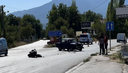 Gölhisarda motosiklet ile otomobil çarpıştı: 1 yaralı