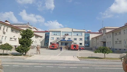 Hatayda itfaiyeden Mehmetçiğe yangın eğitimi