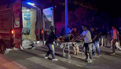 İki motosikletin çarpıştığı kazada 3 çocuk yaralandı