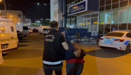 İskenderunda yakalanan dolandırıcılık şüphelisi tutuklandı