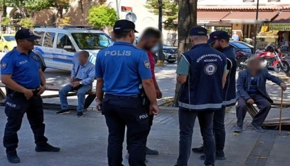 Ispartada düzensiz göçle mücadele kapsamında huzur uygulaması yapıldı