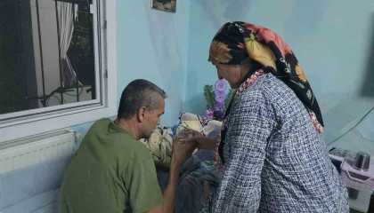 Kaldırımda yürürken otomobil çarptı: 8 yıldır yatağa mahkum