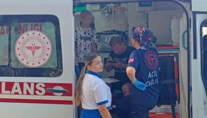 Kazada yaralanan Ukraynalı turist, hastanede para alınabileceğini duyunca yaralı oğluyla birlikte ambulanstan indi