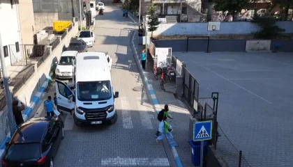 Kırsal mahallelerin öğrencileri servisle tanıştı
