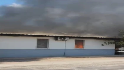 Kumlucada yaşlı kadının yalnız yaşadığı ev yandı