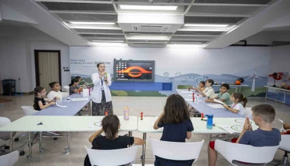 Mersinde 5 bin 547 öğrenci yaz tatilini bilimle geçirdi