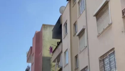 Mersinde kiracı evi ateş verdi, mahalleli tepki gösterdi