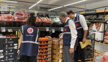 Mersinde marketler denetleniyor
