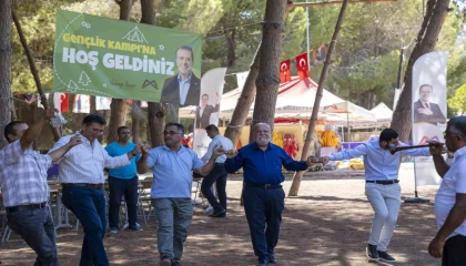 Mersinde muhtarlar hem stres attı hem de sorunlarını paylaştı