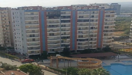 Mersinde tatil sitesinde yangın