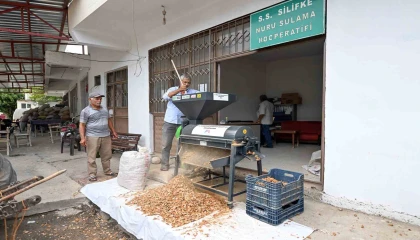 Mersinde üreticiye ‘badem kabuk soyma makinesi desteği
