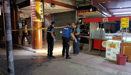 Motosikletli saldırganlar çay ocağını hedef aldı: 2 yaralı