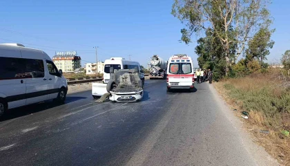 Önündeki araca çarpıp devrilen otomobilin sürücüsü yaralandı