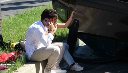 Palmiyeye çarpan araç takla attı: 2 yaralı