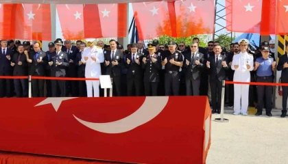 Silah kazası sonucu şehit olan Özel Harekat polisi memleketine uğurlandı