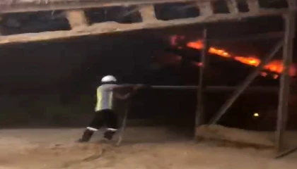 Tarımsal atıklardan enerji üretilen fabrikada çıkan yangın söndürüldü