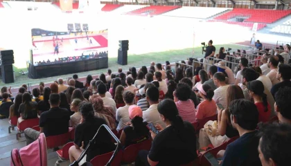 Tarsusta milli heyecan ve etkinlik bir arada yaşandı