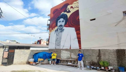 Ünlü sanatçılar Ferdi ve Müslümün grafitileri büyüdükleri mahalleye çizildi