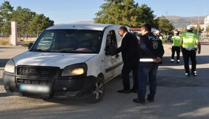 Yalvaçta motosiklet ve servis araçlarına yönelik denetimde 392 bin 279 TL para cezası kesildi