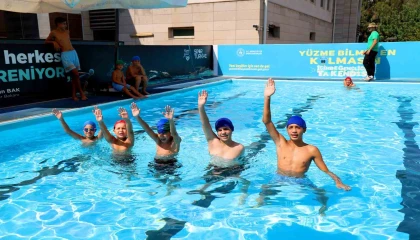 Yüzme bilmeyen kalmasın projesiyle 11 bin 443 kişiye yüzme eğitimi verildi
