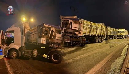 Zincirleme tır kazasında: 1 sürücü yaralandı