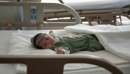 10 aylık Mahmoudun Filistinden Antalyaya zorlu karaciğer nakil yolculuğunda mutlu son