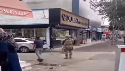 Adanada uyuşturucu bağımlısının aile bireylerini rehin aldığı iddiası