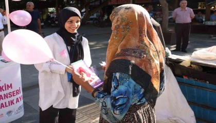 Akdeniz Belediyesinden meme kanseri farkındalığı için pembe kurdele