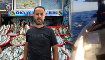 Akdeniz'de teknenin çapa halatına dolanan devasa büyüklükteki köpekbalığı balıkçılara korku dolu anlar yaşattı