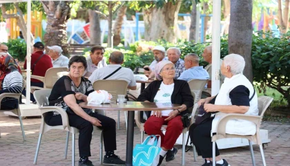 Alanya Emekli Kahvesine emeklilerden ilgi