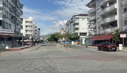 Alanyada esnaf komşular arasında çıkan tartışma kavgaya dönüştü