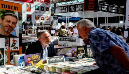 Antalya Kitap Fuarı ziyaretçi akınına uğradı