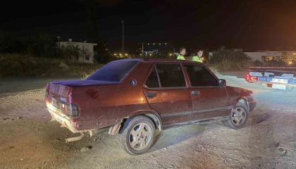 Antalyada alkollü sürücü bariyerlere çarpıp kaçtı, 58 bin TL ceza yedi