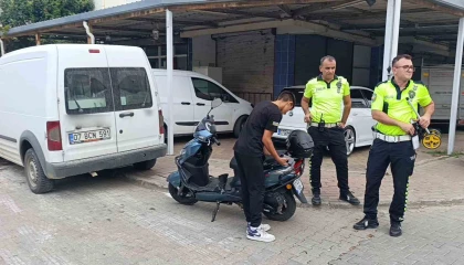 Antalyada motosikletler çarpıştı: 3 yaralı